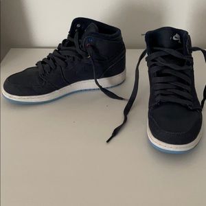 Nike Air Jordan 1 in Dark denim